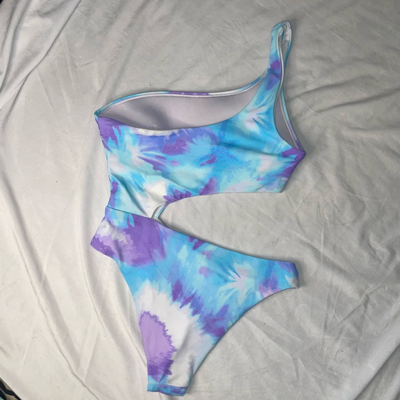 NWOT Women's Pink Lily One Piece Swimsuit Size S Blue Purple & White Tie Dye - Picture 4 of 9